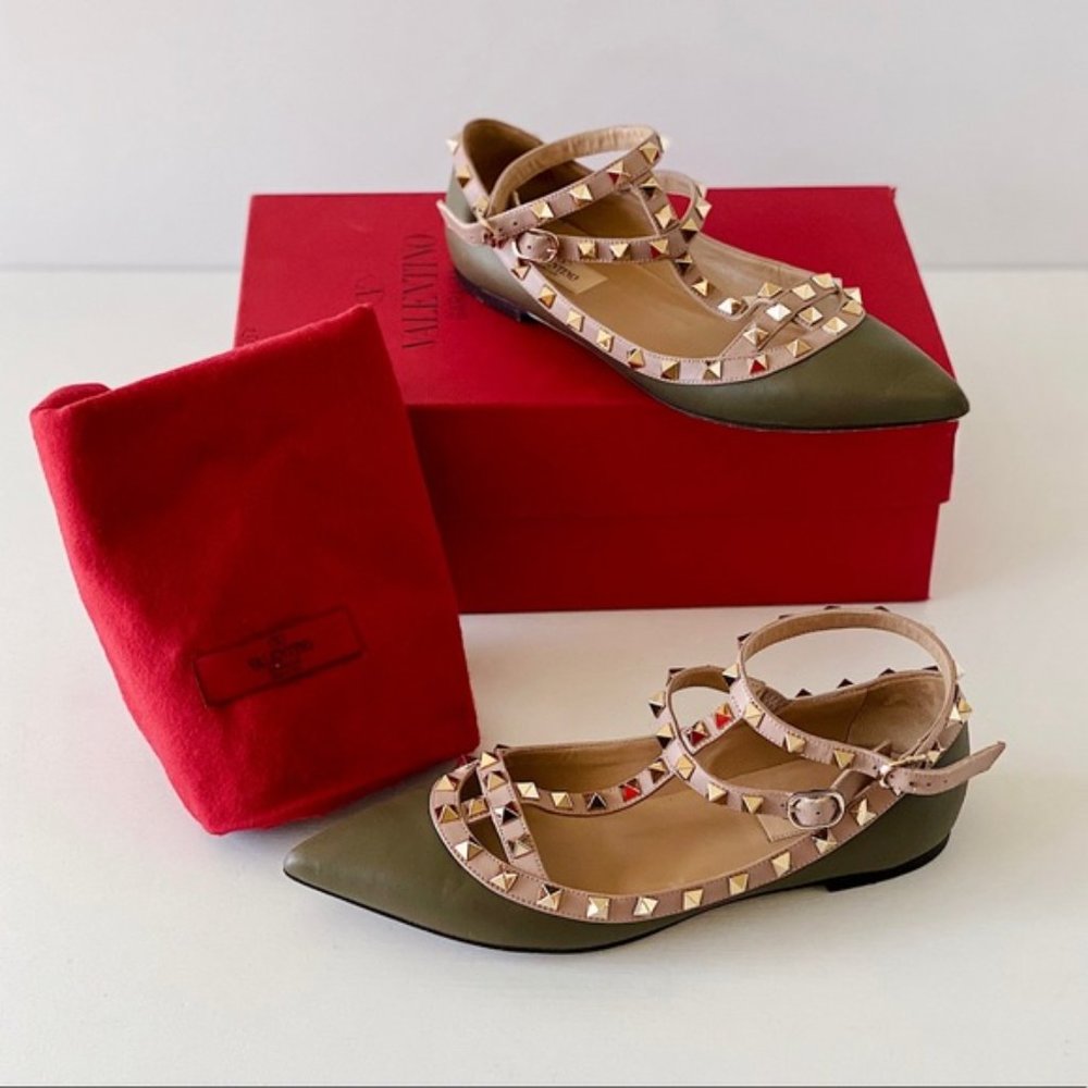 Rockstud Caged Ballet Flat. Olive + Nude straps